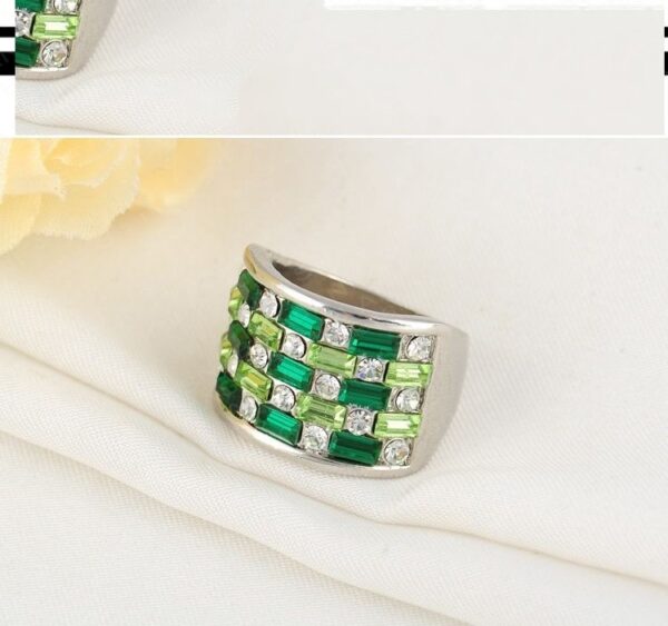 Austrian Crystals Green Square Ring