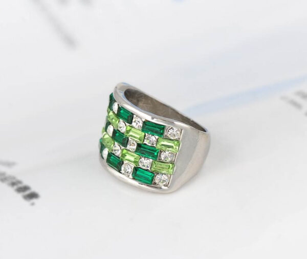 Austrian Crystals Green Square Ring - Image 3