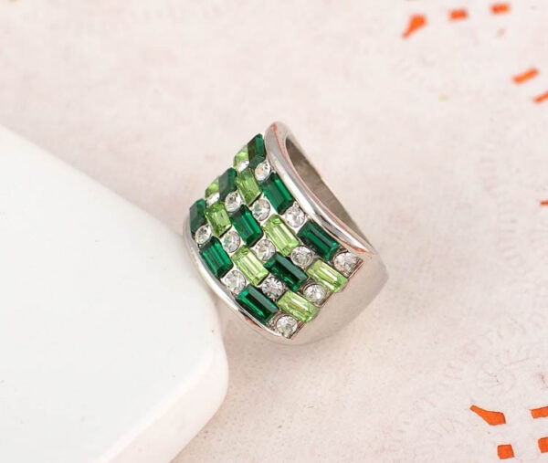 Austrian Crystals Green Square Ring - Image 5