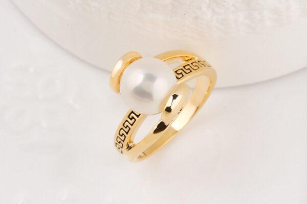 Vintage Luxurious Personality Big Pearl Plated 18K Gold Plated Ring - Image 3