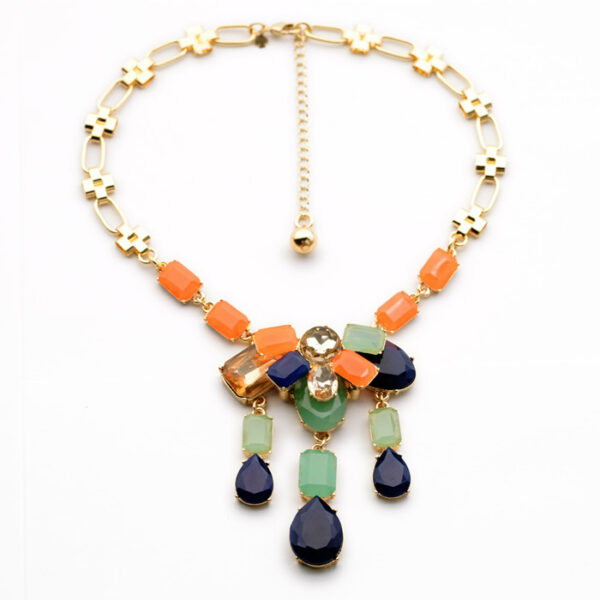 New Design Fashion Antique Elegant Resin Stone Plant Pendant Necklace
