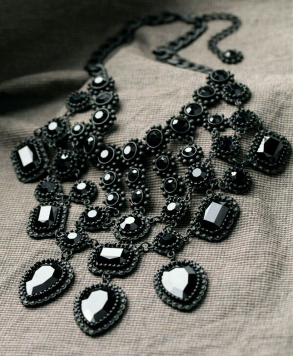 Fashion Women Jewelry Shiny Black Pendant Necklace - Image 5